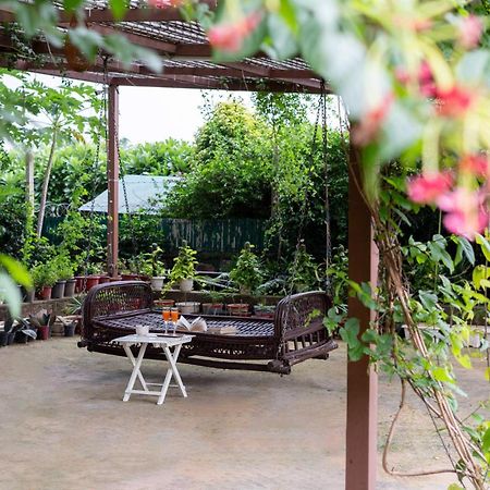 Stayvista At Idyllic Farmhouse - A Glasshouse With Outdoor Pool Gurgaon Eksteriør billede
