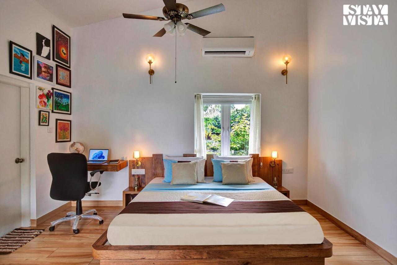 Stayvista At Idyllic Farmhouse - A Glasshouse With Outdoor Pool Gurgaon Eksteriør billede